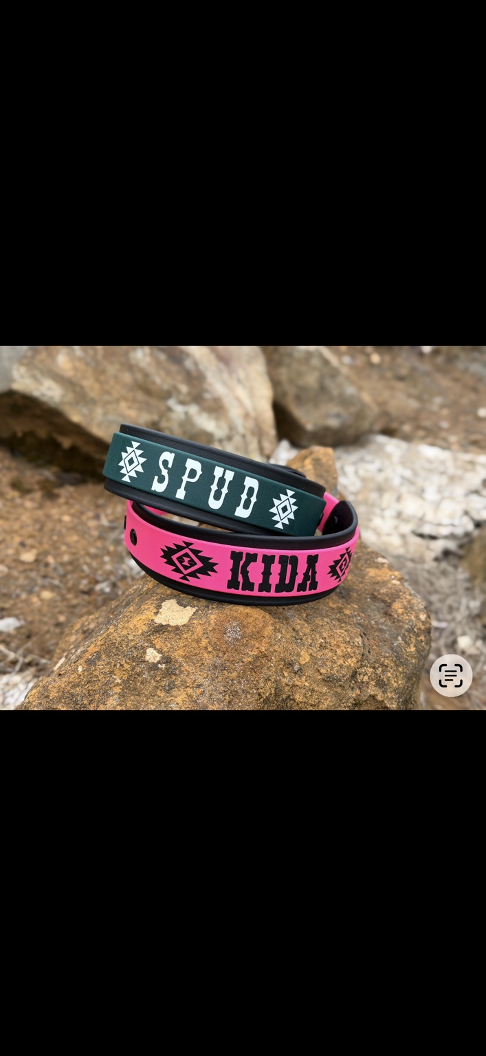 Spud & Kida: Green and pink collars with geometric details.